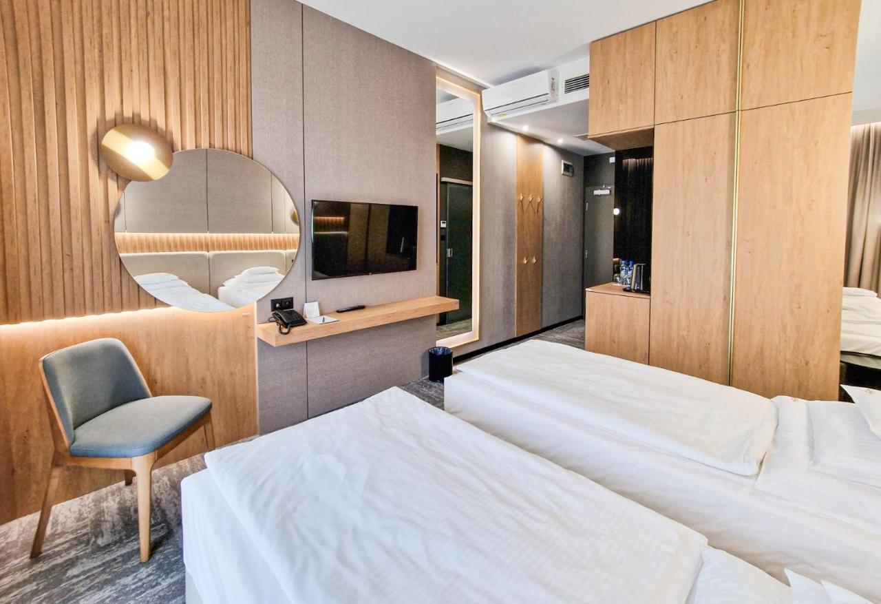 Hotel Arkas Prószków Buitenkant foto