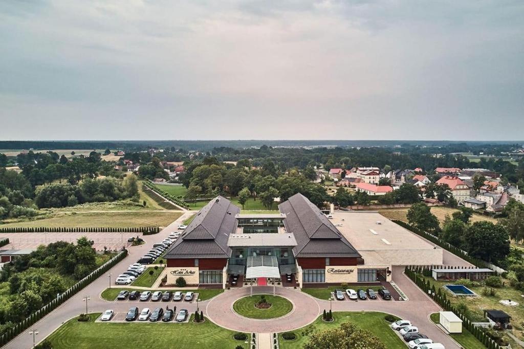 Hotel Arkas Prószków Buitenkant foto