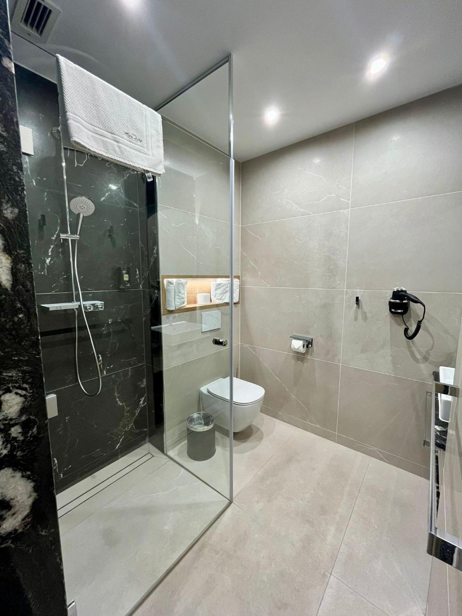 Hotel Arkas Prószków Buitenkant foto