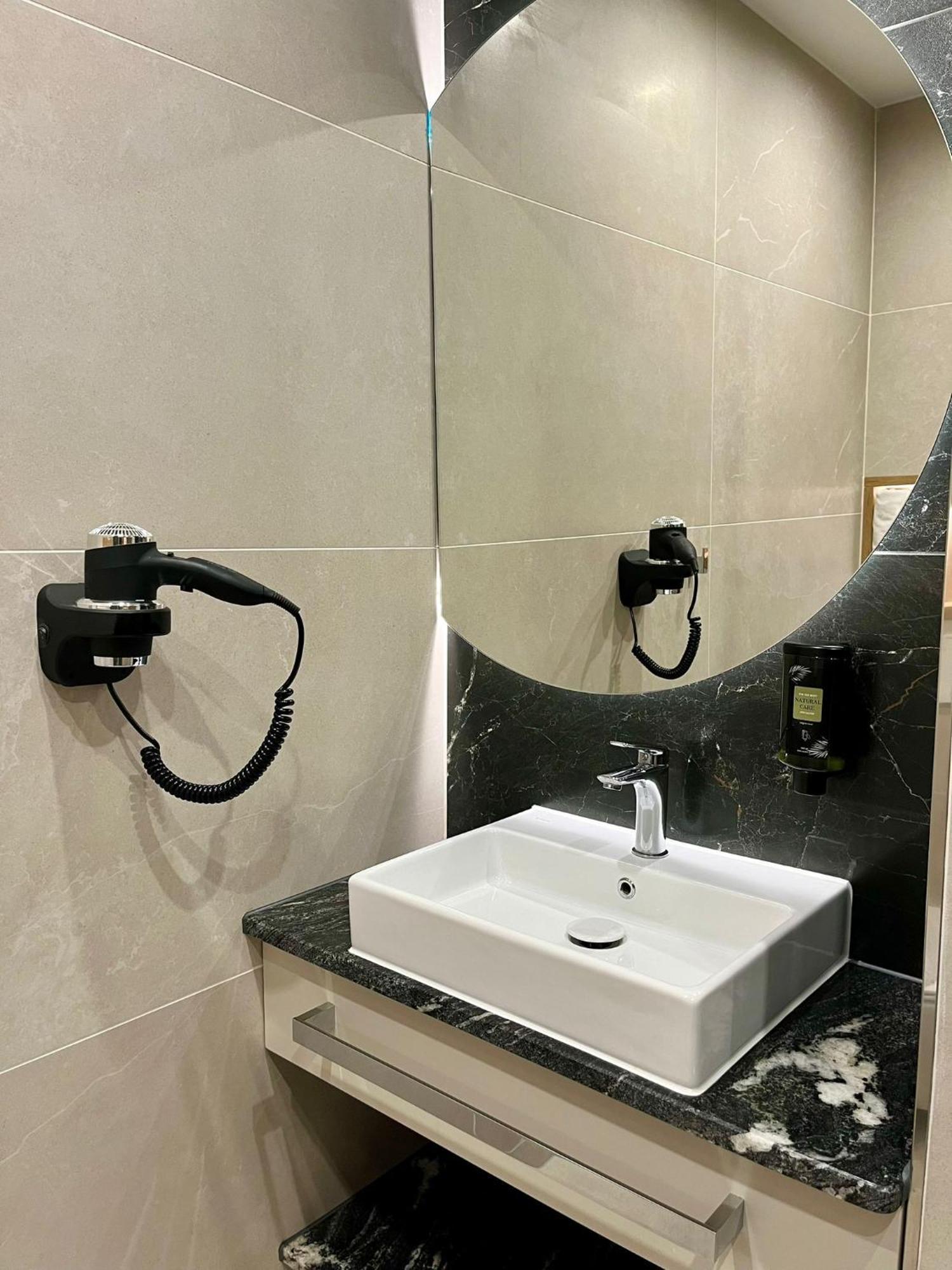 Hotel Arkas Prószków Buitenkant foto