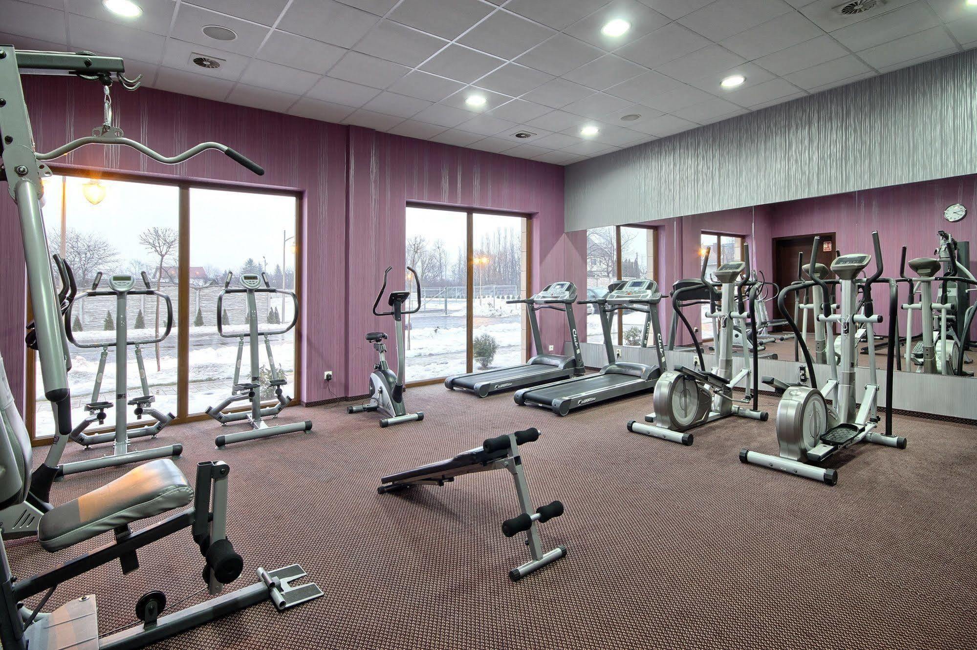 Hotel Arkas Prószków Buitenkant foto